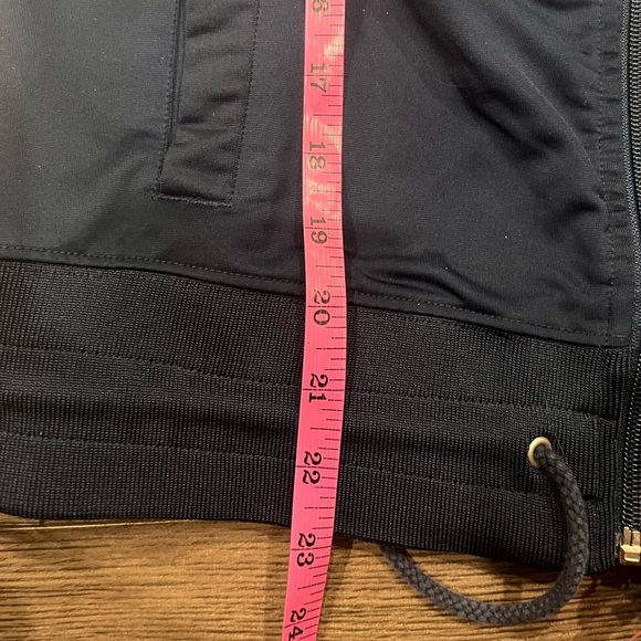 [10]Billabong Women’s Navy, Red, and White Hoodie - Picture 4 of 5